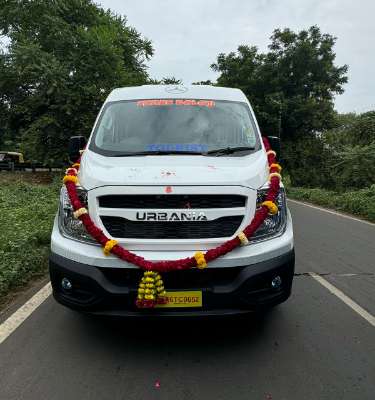 20 seater tempo travel